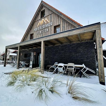 Penzion a Restaurace Pod Sjezdovkou Cenkovice Esterno foto