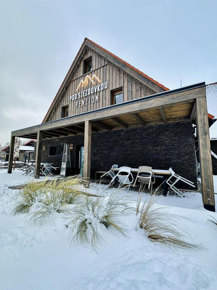 Penzion a Restaurace Pod Sjezdovkou Cenkovice Esterno foto