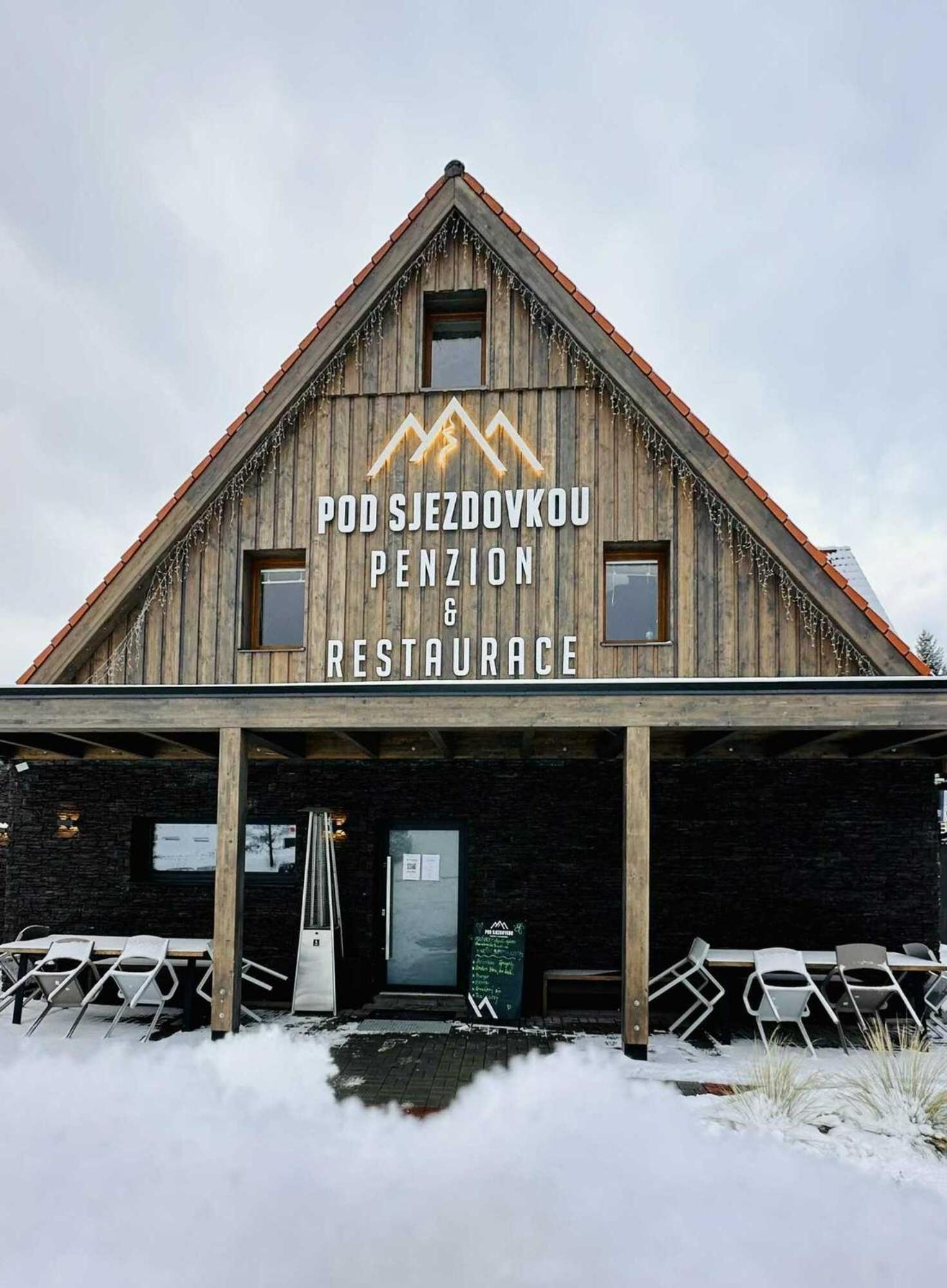 Penzion a Restaurace Pod Sjezdovkou Cenkovice Esterno foto